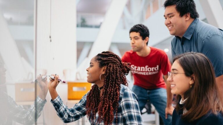 🎓 Stanford University Scholarships 2025 (Fully Funded)